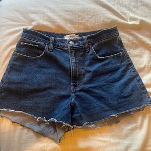 Abercrombie Curve Love 90’s Relaxed Cutoff Shorts size 29